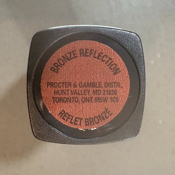 OIL OF OLAY ColorMoist Lipstick  - Bronze Reflection - Picture 3 of 3